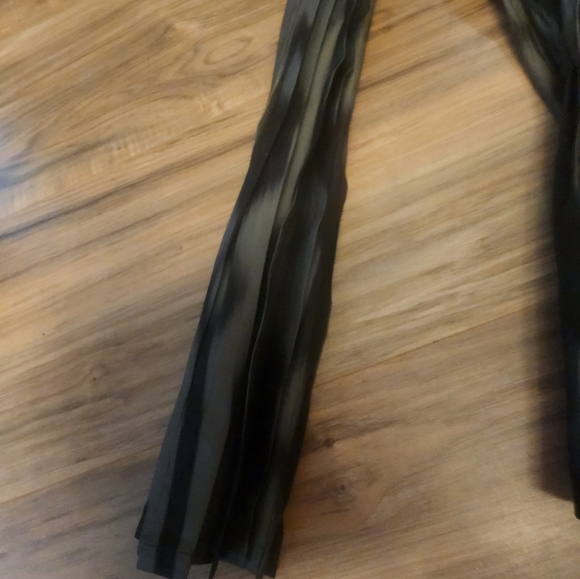 Top - Picture 6 of 8